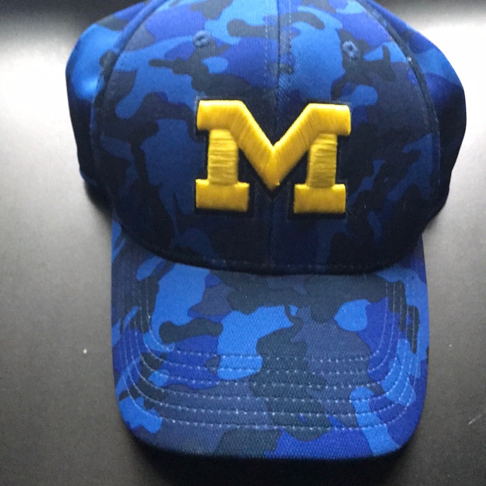 Men’s Camo Blue Hat